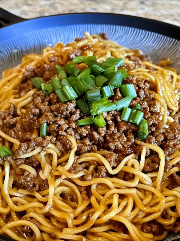 Mongolskie Noodles z Mieloną Wołowiną